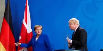 Merkel Gives Johnson 30 Days to Get Viable Backstop Alternative