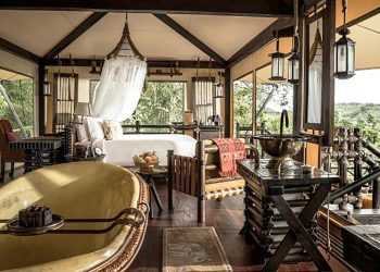 Incorporating Entertainment in Your Hot Tub Enclosure