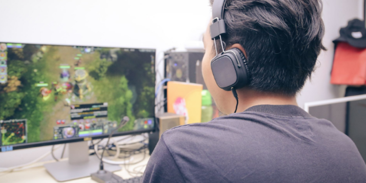 Why Should You Invest Money In Online Gaming?